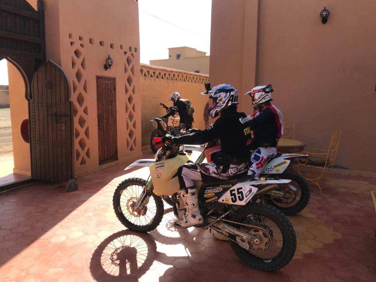 Riad Moha 메르주가 외부 사진