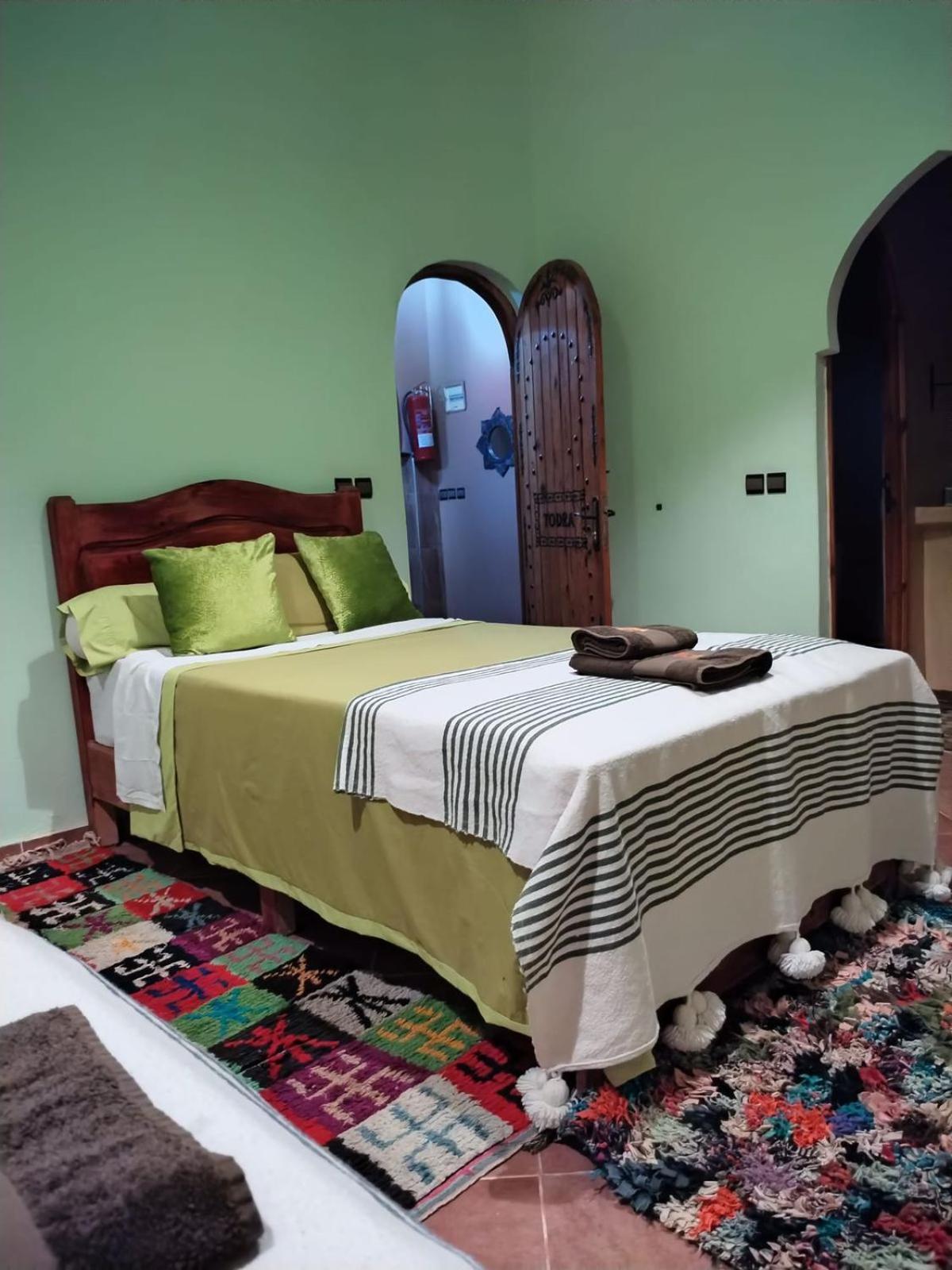 Riad Moha 메르주가 외부 사진